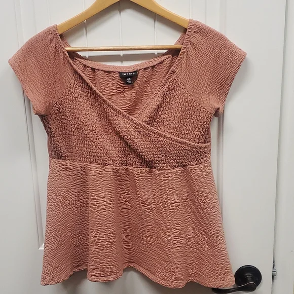 Torrid Smocked Pink Babydoll Top 00  M Peplum - Picture 3 of 7